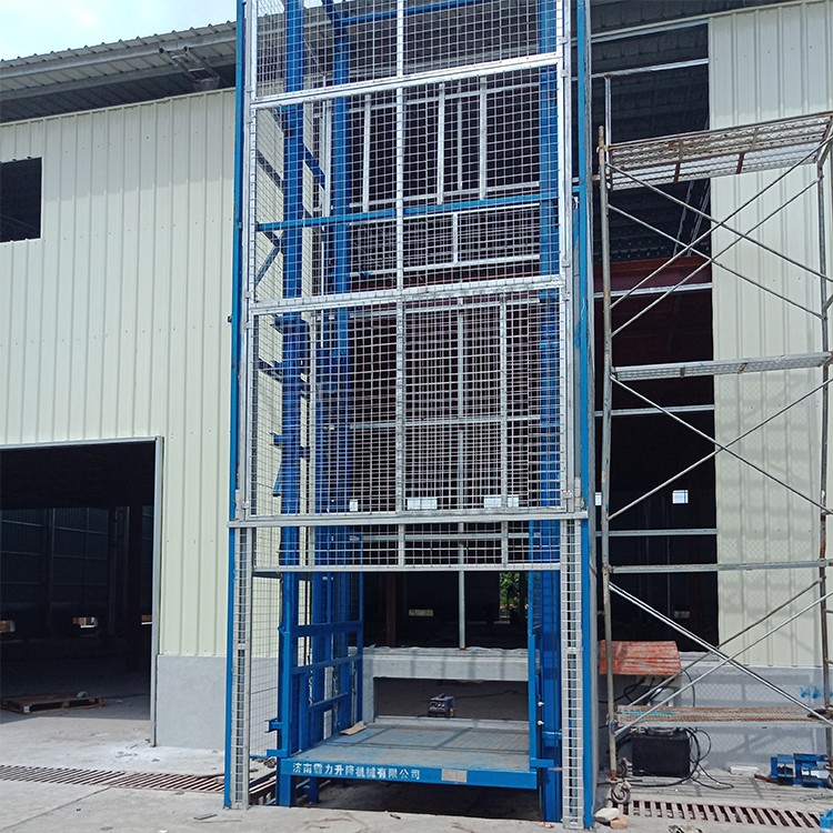 How to choose a guide rail cargo lift platform